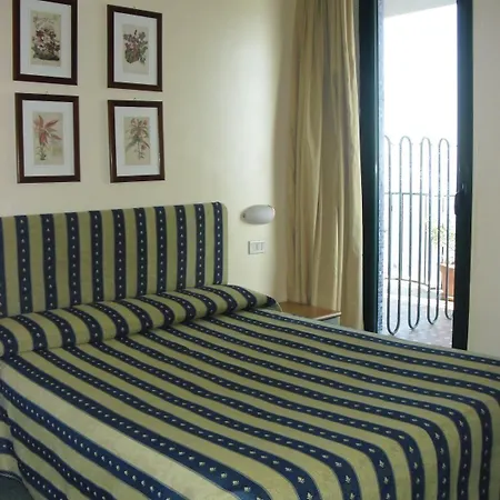Hotel Eden Riviera 3*