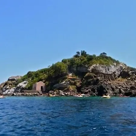 Eden Riviera 3* 아찌트라자