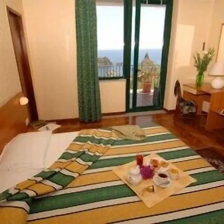 Hotel Eden Riviera 3*