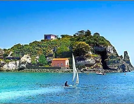 Eden Riviera Acitrezza
