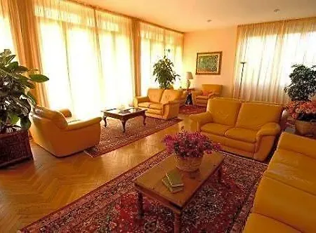 Szálloda Eden Riviera
